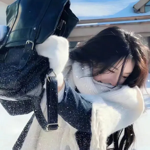 感人母爱动画《狼的孩子雨和雪》超清完整版：人类母亲在深山抚养两个半狼孩的长大与分别