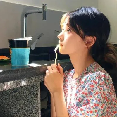 唯美雨天邂逅《言叶之庭》高清在线：隐秘的师生恋，每一帧都可以截下来当壁纸