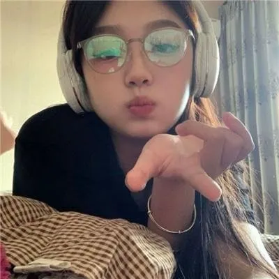 【一镜到底神作】《超越无限两分钟》超清版：极低成本却玩转时间循环，构思绝妙的科幻喜剧