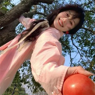 爆笑温情喜剧《奇怪的她》沈恩敬：70岁毒舌老奶奶突然变回20岁少女，重返青春疯狂追梦